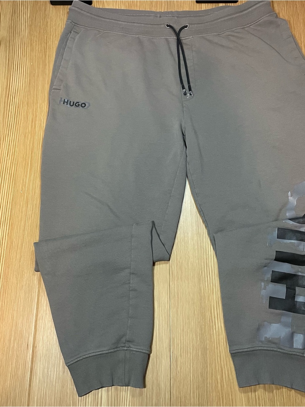 HUGO Boss Men's Grey 100% Cotton Large Graphic Logo Sweatpants Joggers